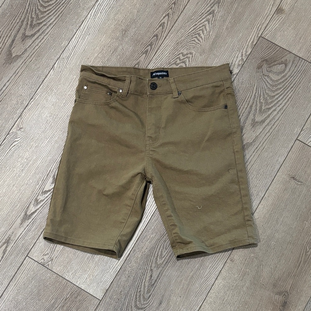 Aeropostale brown jorts in cotton/poly blend. Men 32. Like new condition. Sharp!